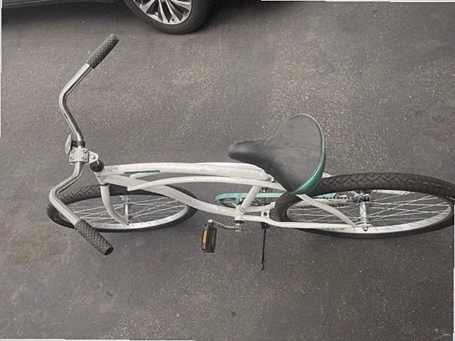 Retro Cruiser Bike 26 in 1-Speed Coaster Brake White/Teal w/ Kickstand